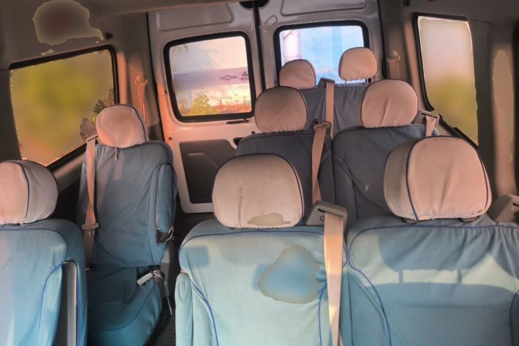 Used SAIC MAXUS Xintu V80 2017 2.5T 5-Speed Manual Aoyuntong National V Short Wheelbase Mid-Roof 5/6/10-Seater Left Rear Seat