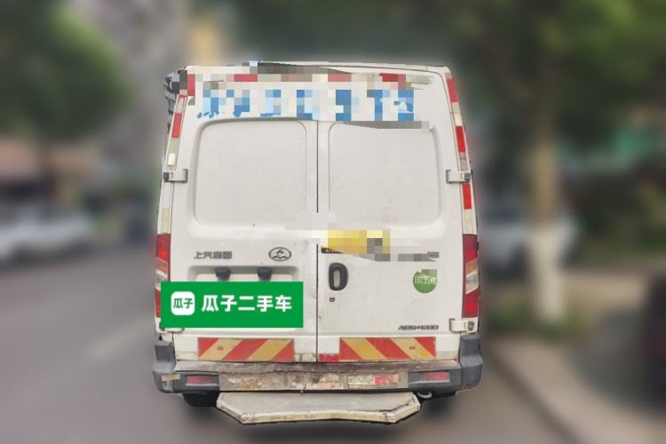 Used SAIC MAXUS Xintu V80 2017 2.5T 6-Speed Manual Aoyuntong National V Long Wheelbase Mid-Height 6–10 Seater Rear
