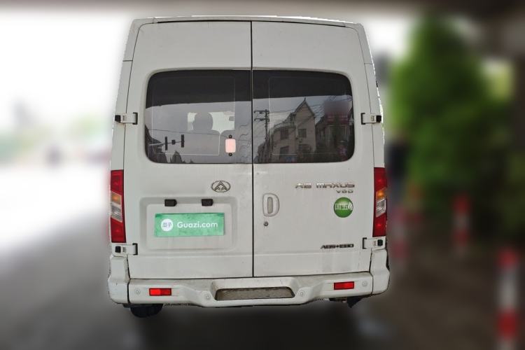 Used SAIC MAXUS Xintu V80 2017 2.5T 5-Speed Manual Aoyuntong National V Short Wheelbase Mid-Roof 5/6/10-Seater Rear