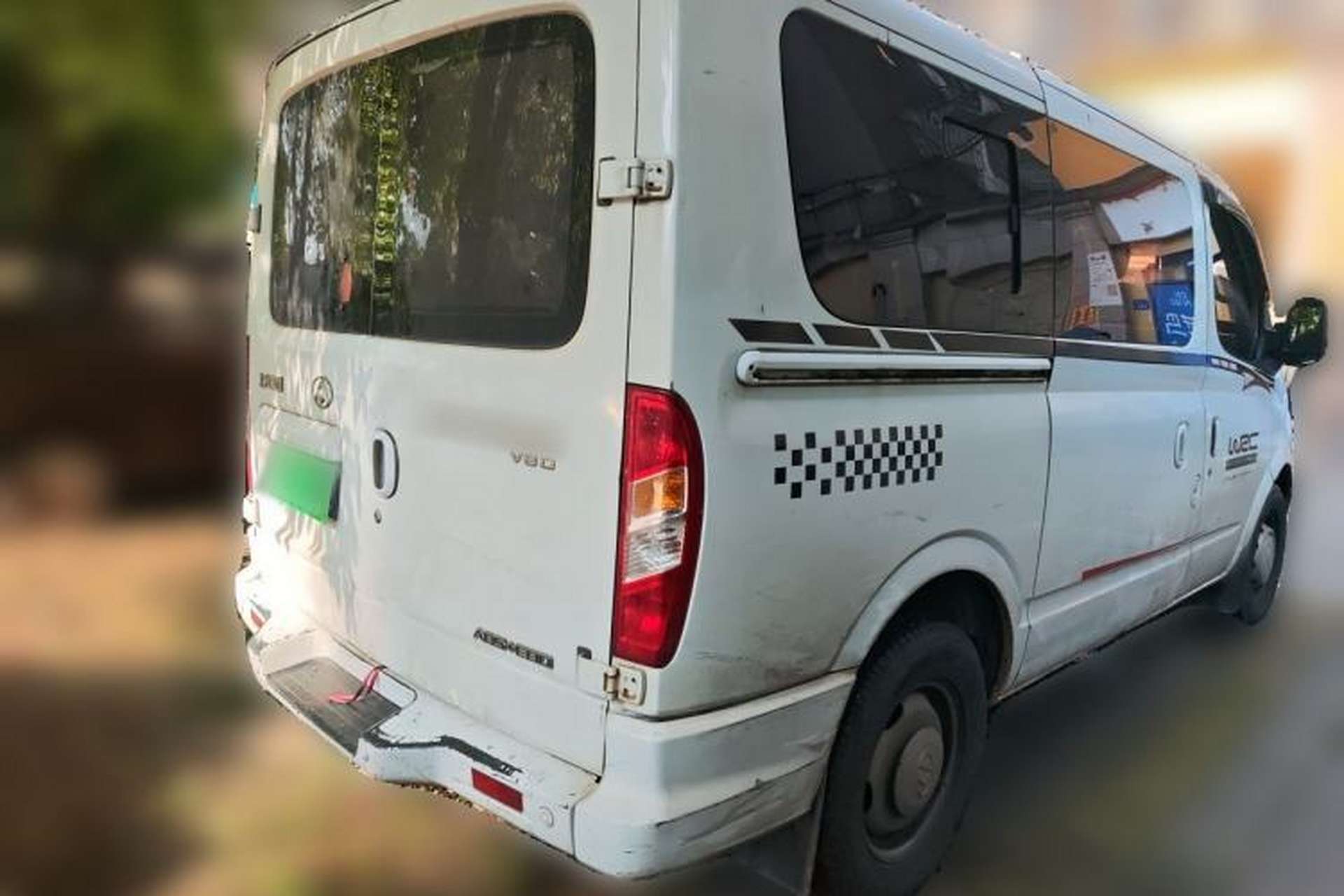 Used SAIC MAXUS Xintu V80 2017 2.5T 6-Speed Manual Aoyuntong National V Standard Short Wheelbase Ultra-Low Roof with 5/6/10 Seats Rear Right 45 Deg