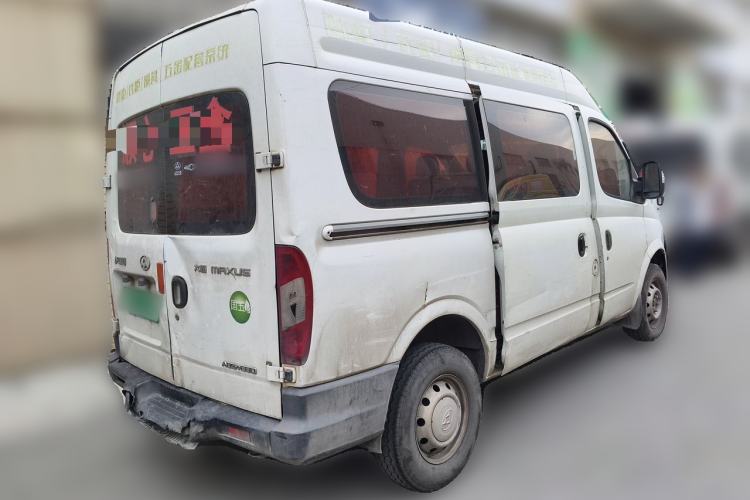 Used SAIC MAXUS Xintu V80 2017 2.5T 5-Speed Manual Aoyuntong National V Short Wheelbase Mid-Roof 5/6/10-Seater Rear Right 45 Deg