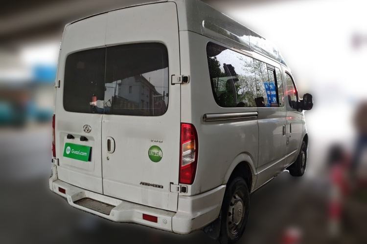 Used SAIC MAXUS Xintu V80 2017 2.5T 5-Speed Manual Aoyuntong National V Short Wheelbase Mid-Roof 5/6/10-Seater Rear Right 45 Deg