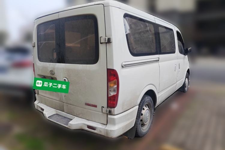 Used SAIC MAXUS Xintu V80 2017 2.5T AMT Aoyuntong National V Short Wheelbase Ultra-Low Roof 5/6/10-Seater Rear Right 45 Deg