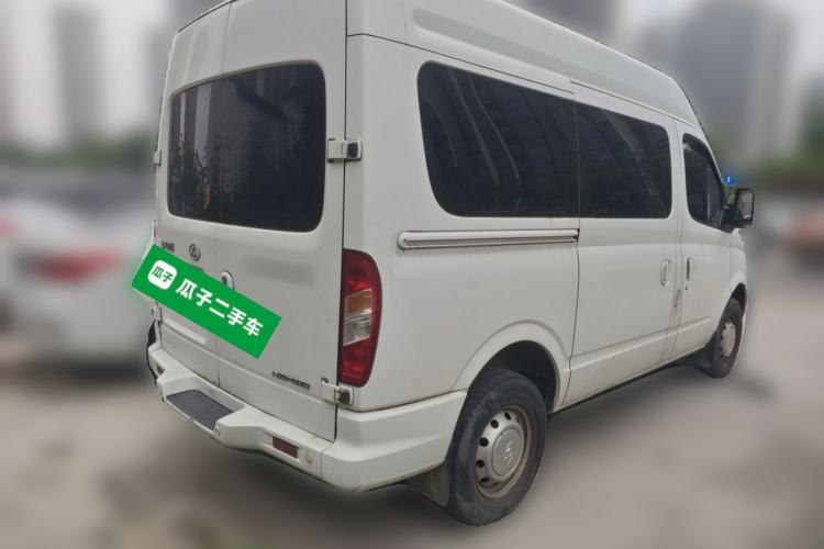 Used SAIC MAXUS Xintu V80 2017 2.5T 5-Speed Manual Aoyuntong China IV Short Wheelbase Mid-Height 5/6/10-Seater Rear Right 45 Deg