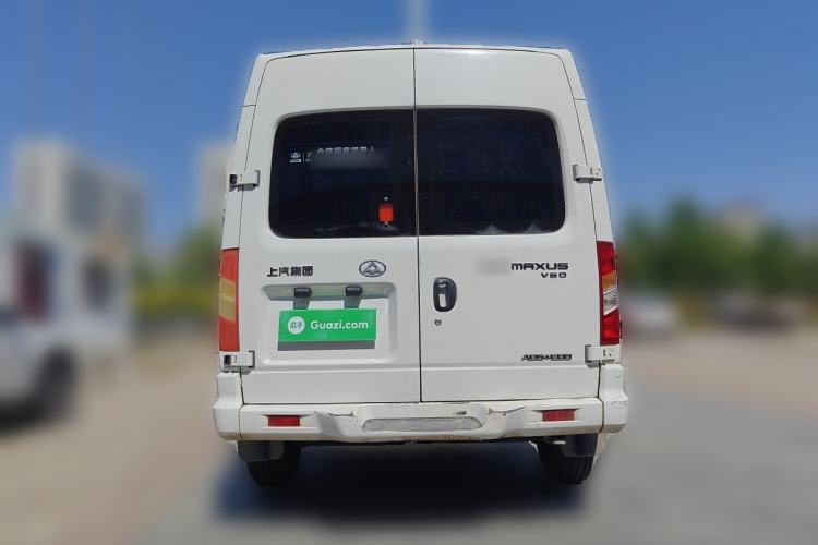 Used SAIC MAXUS Xintu V80 2017 2.5T 5-Speed Manual Aoyuntong National V Long Wheelbase Mid-Roof 6-10 Seater Rear