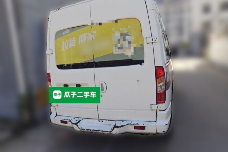 Used SAIC MAXUS Xintu V80 2017 2.5T AMT Aoyuntong National V Short Wheelbase Mid-Roof 5/6/10-Seater Rear
