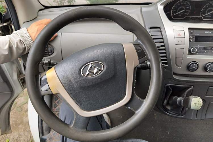 Used SAIC MAXUS Xintu V80  Steering Wheel