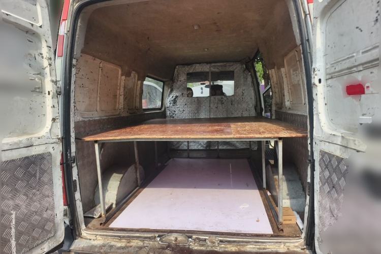Used SAIC MAXUS Xintu V80 2017 2.5T 6-Speed Manual Aoyuntong National V Long Wheelbase Mid-Height 6–10 Seater Trunk