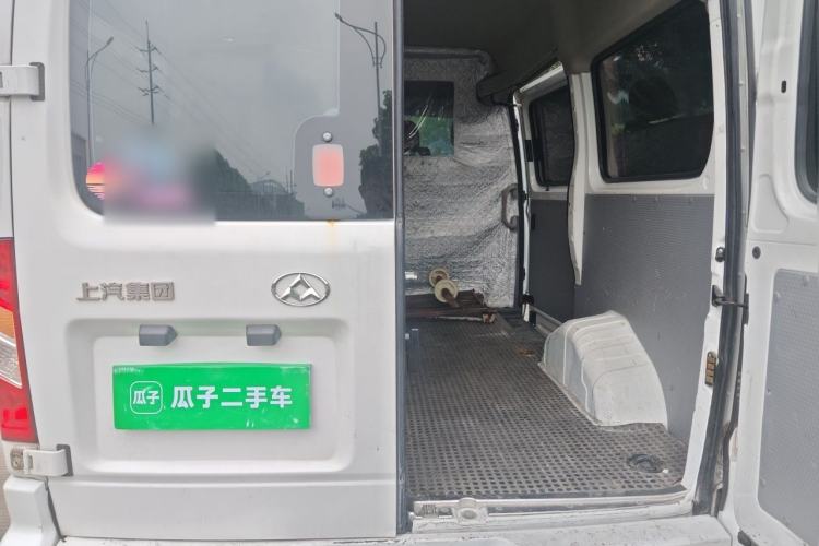 Used SAIC MAXUS Xintu V80 2017 2.5T 6-Speed Manual Aoyuntong National V Short Wheelbase Mid-Height 5/6/10-Seater Trunk