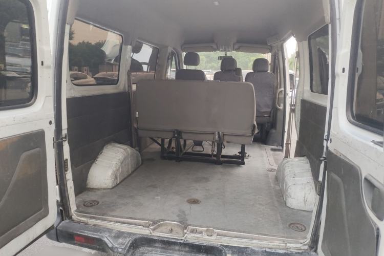 Used SAIC MAXUS Xintu V80  Trunk