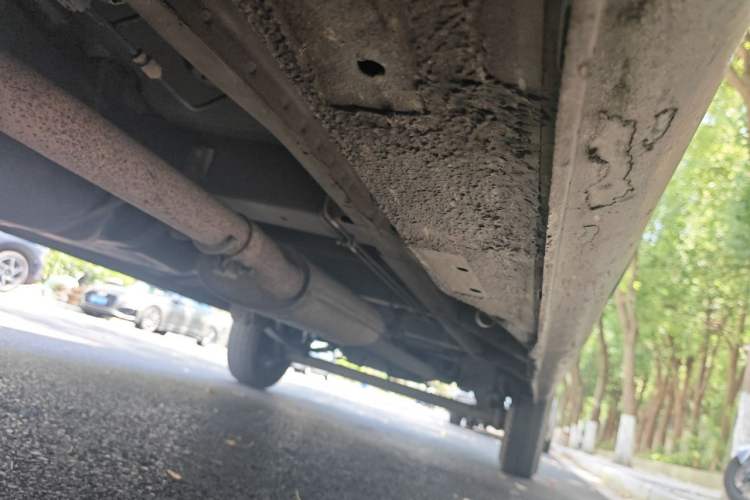 Used SAIC MAXUS Xintu V80  Chassis Front Left