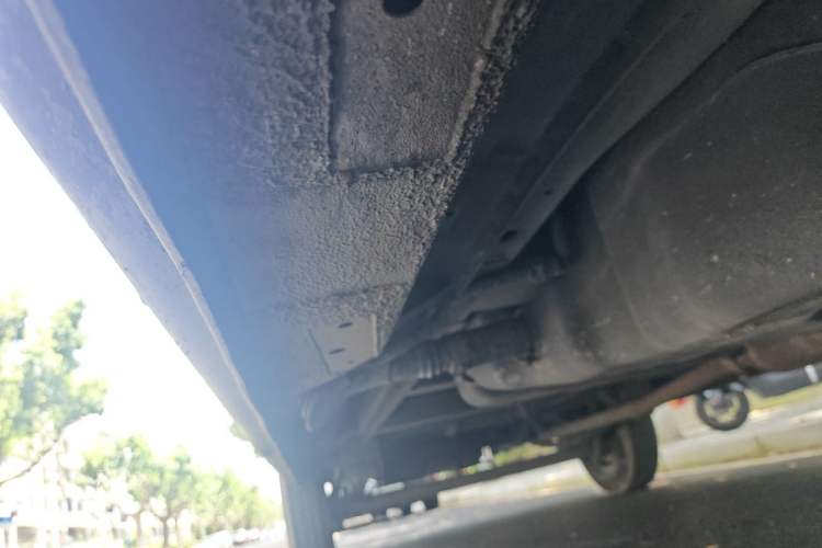 Used SAIC MAXUS Xintu V80  Chassis Front Right