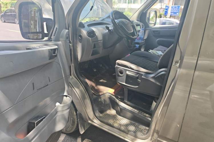 Used SAIC MAXUS Xintu V80  Driver Seat