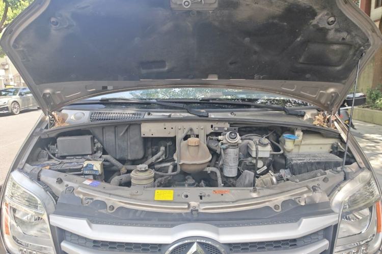 Used SAIC MAXUS Xintu V80  Engine Bay