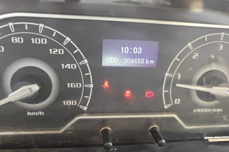 Used SAIC MAXUS Xintu V80  Odometer Close Up