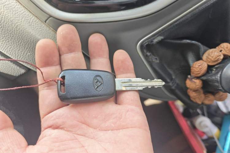 Used SAIC MAXUS Xintu V80  Vehicle Key