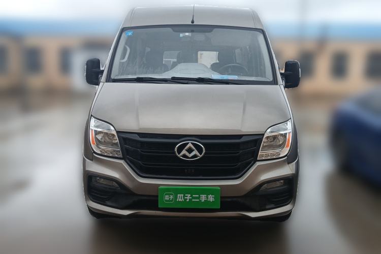Used SAIC MAXUS Xintu V80 2018 2.5T 6-Speed Manual Aoyuntong Short Wheelbase Mid-Height 5-6 Seater Front