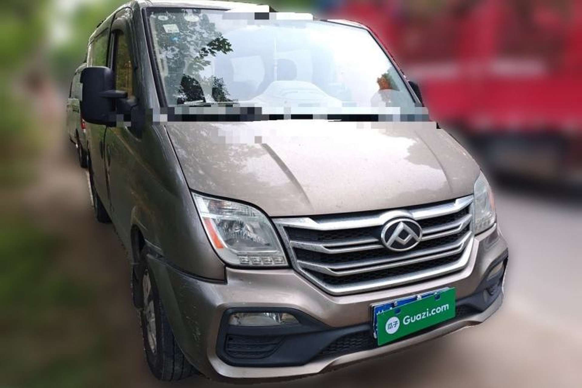Used SAIC MAXUS Xintu V80 2018 2.5T 6-speed manual Aoyuntong short-wheelbase ultra-low roof 5- or 6-seat model Front Right 45 Deg