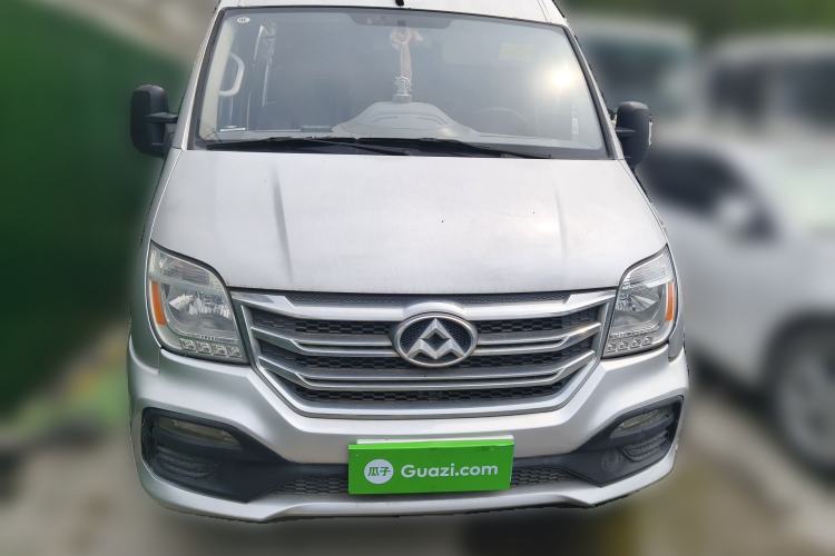 Used SAIC MAXUS Xintu V80 2018 2.5T AMT Aoyuntong Long Wheelbase Mid-Roof 7/10-Seater Front