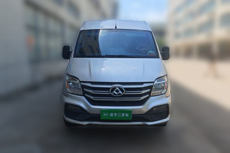 Used SAIC MAXUS Xintu V80 2018 2.5T 6-Speed Manual Aoyuntong Short Wheelbase Mid-Height 5-6 Seater Front