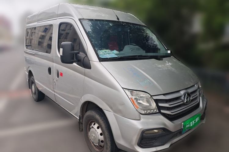Used SAIC MAXUS Xintu V80 2018 2.5T AMT Aoyuntong Short Wheelbase Mid-Roof 5-6 Seater Front Right 45 Deg