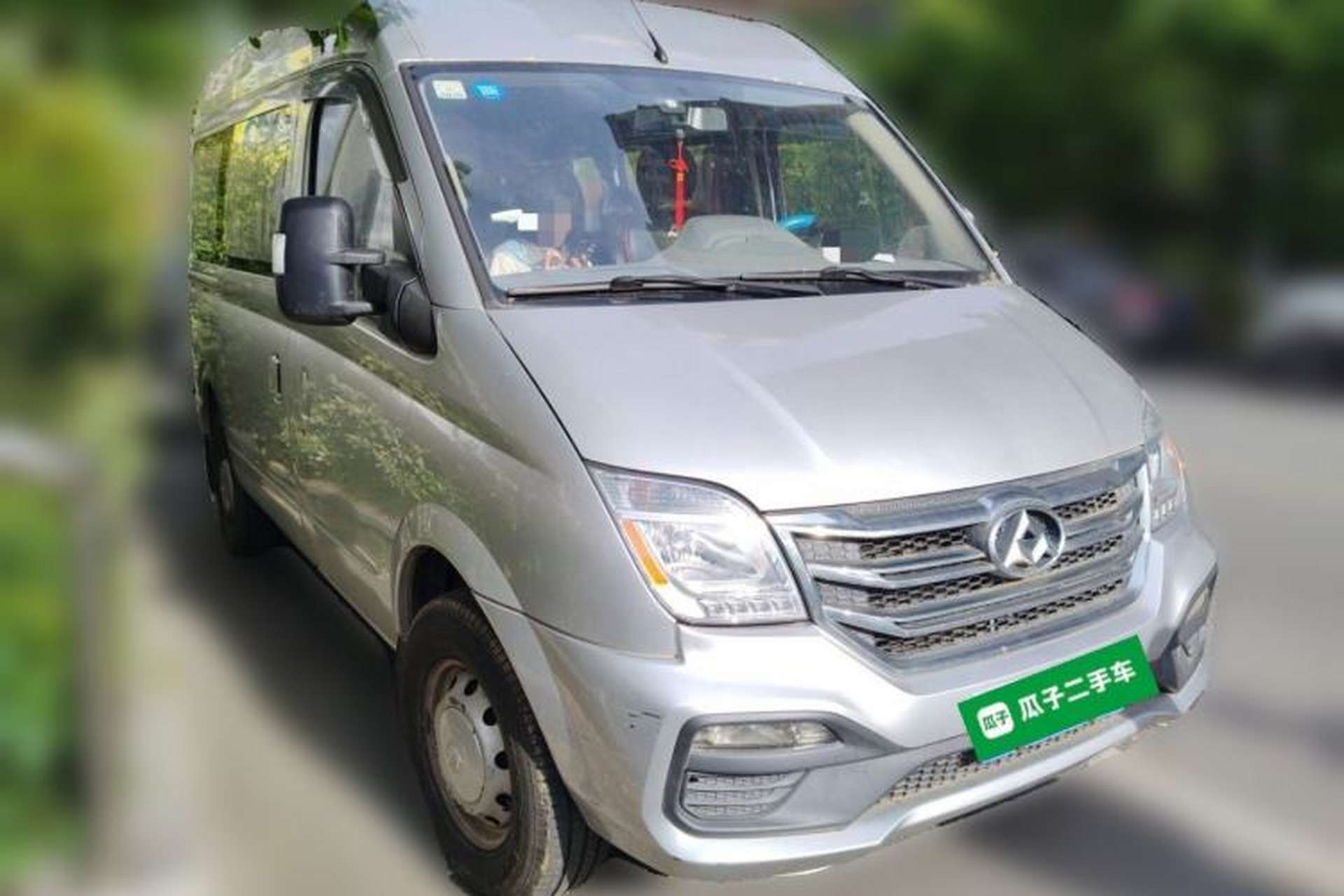 Used SAIC MAXUS Xintu V80 2018 2.5T 6-Speed Manual Elite Edition Short Wheelbase Mid-Height 5-6 Seater Front Right 45 Deg