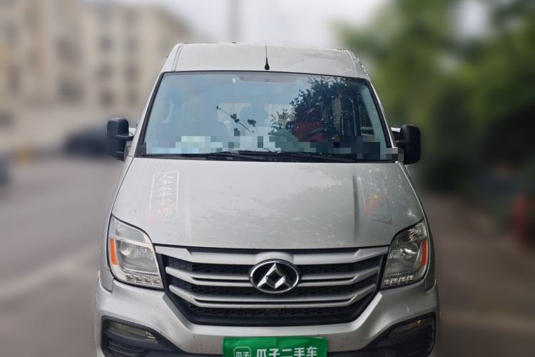 Used SAIC MAXUS Xintu V80 2018 2.5T AMT Aoyuntong Short Wheelbase Mid-Roof 5-6 Seater Front