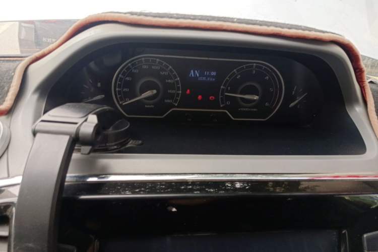 Used SAIC MAXUS Xintu V80  Instrument Cluster