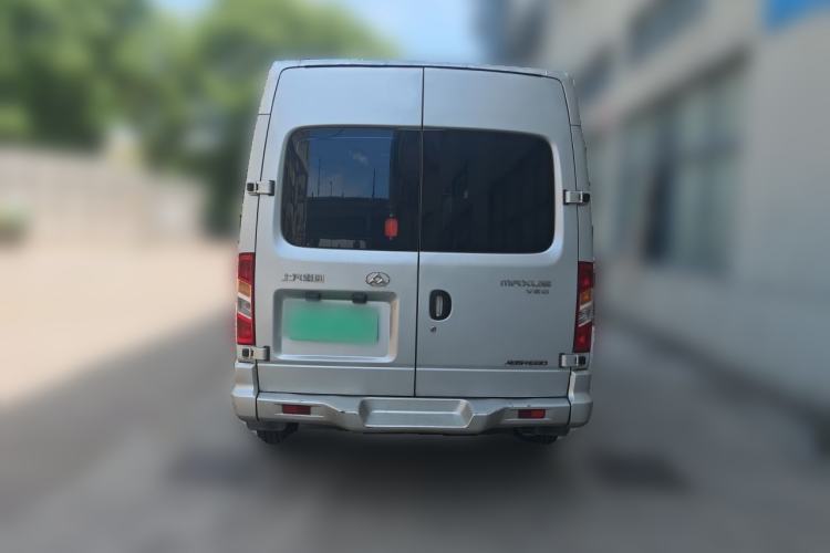 Used SAIC MAXUS Xintu V80 2018 2.5T 6-Speed Manual Aoyuntong Short Wheelbase Mid-Height 5-6 Seater Rear