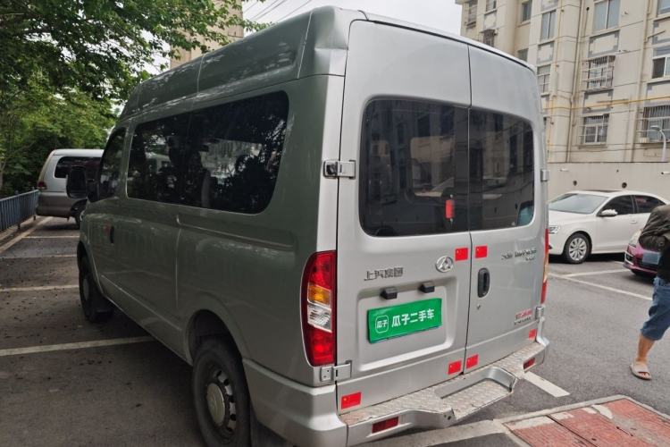 Used SAIC MAXUS Xintu V80 2018 2.5T AMT Aoyuntong Short Wheelbase Mid-Roof 5-6 Seater Rear Left 45 Deg