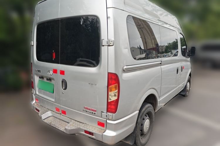 Used SAIC MAXUS Xintu V80 2018 2.5T AMT Aoyuntong Short Wheelbase Mid-Roof 5-6 Seater Rear Right 45 Deg