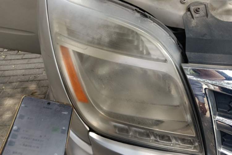 Used SAIC MAXUS Xintu V80  Right Front Headlight