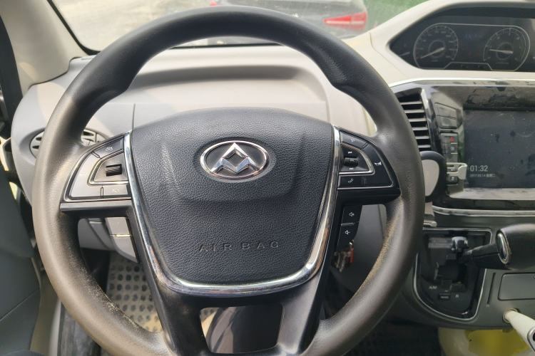 Used SAIC MAXUS Xintu V80 2018 2.5T AMT Aoyuntong Long Wheelbase Mid-Roof 7/10-Seater Steering Wheel
