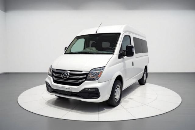Used SAIC MAXUS Xintu V80 2018 2.5T 6-Speed Manual Aoyuntong Short Wheelbase Mid-Height 5-6 Seater