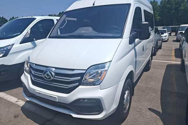 Used SAIC MAXUS Xintu V80 2018 2.5T 6-Speed Manual Aoyuntong Short Wheelbase Mid-Height 5-6 Seater
