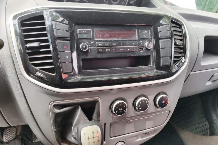 Used SAIC MAXUS Xintu V80  Audio And AC Panel