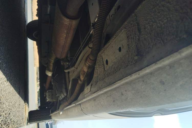 Used SAIC MAXUS Xintu V80  Chassis Front Left
