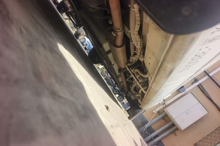 Used SAIC MAXUS Xintu V80  Chassis Front Left