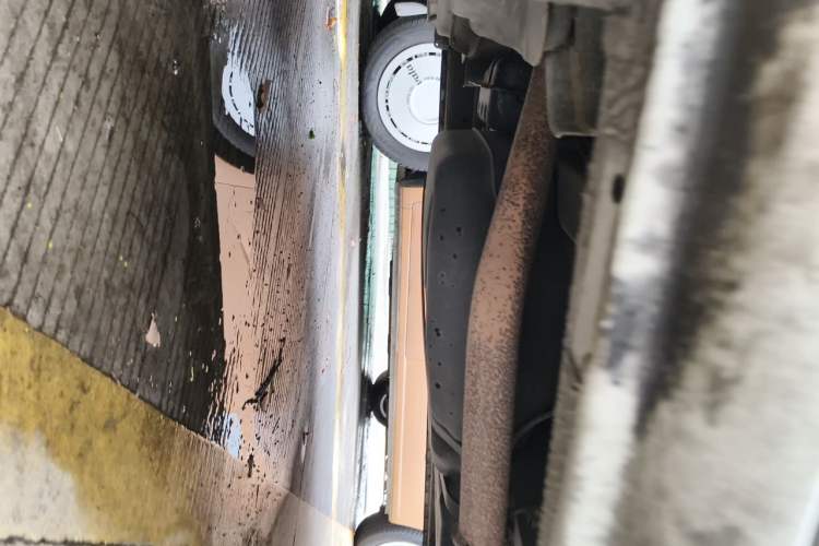Used SAIC MAXUS Xintu V80  Chassis Front Left
