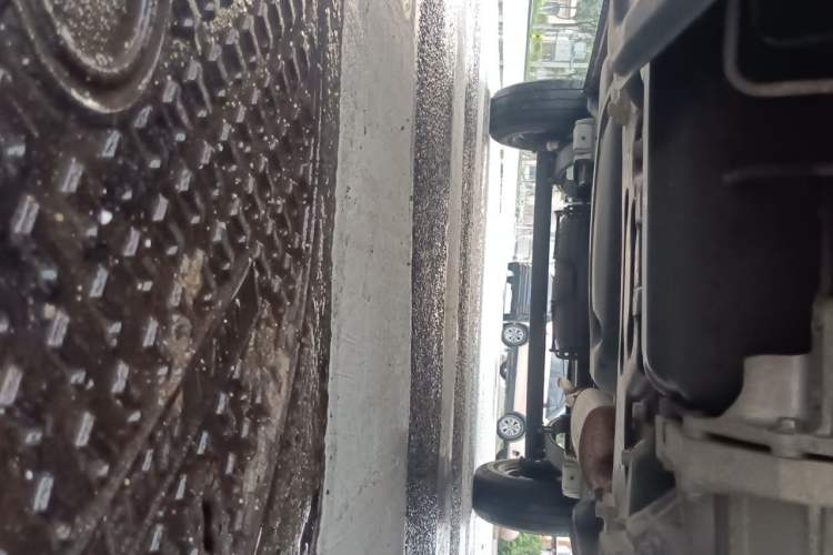 Used SAIC MAXUS Xintu V80  Chassis Front