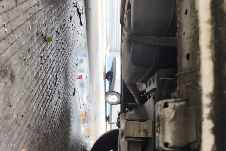 Used SAIC MAXUS Xintu V80  Chassis Front Right