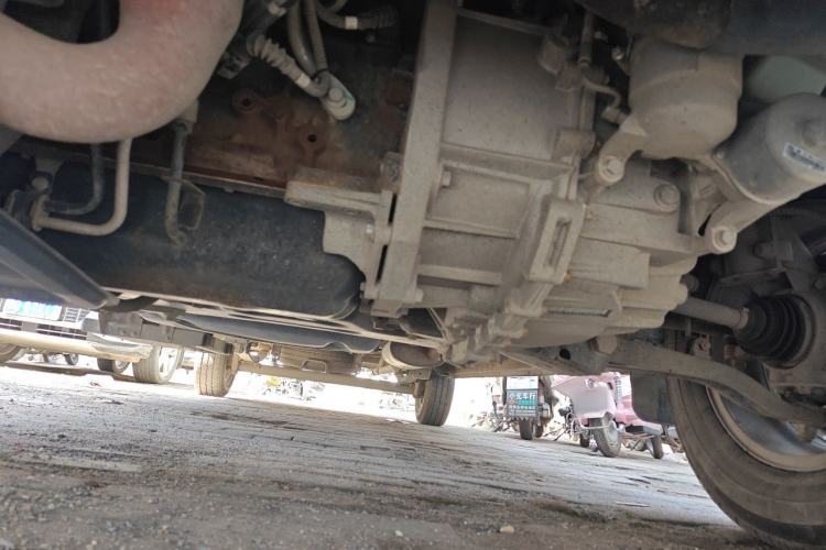 Used SAIC MAXUS Xintu V80  Chassis Front