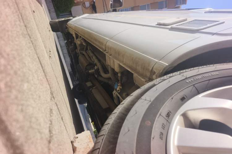 Used SAIC MAXUS Xintu V80  Chassis Rear Left