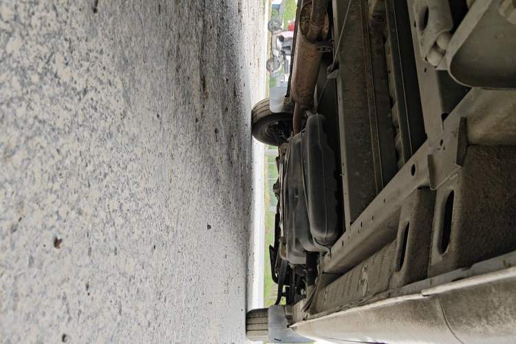 Used SAIC MAXUS Xintu V80 2018 2.5T 6-Speed Manual Aotuntong Facelifted Long Wheelbase Mid-Height 7-Seater Chassis Rear Right