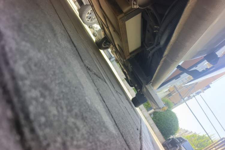 Used SAIC MAXUS Xintu V80  Chassis Rear Right