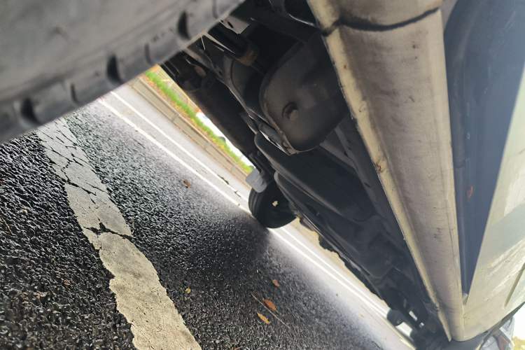 Used SAIC MAXUS Xintu V80  Chassis Rear Right