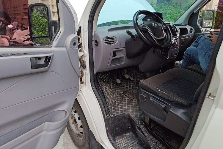 Used SAIC MAXUS Xintu V80  Driver Seat