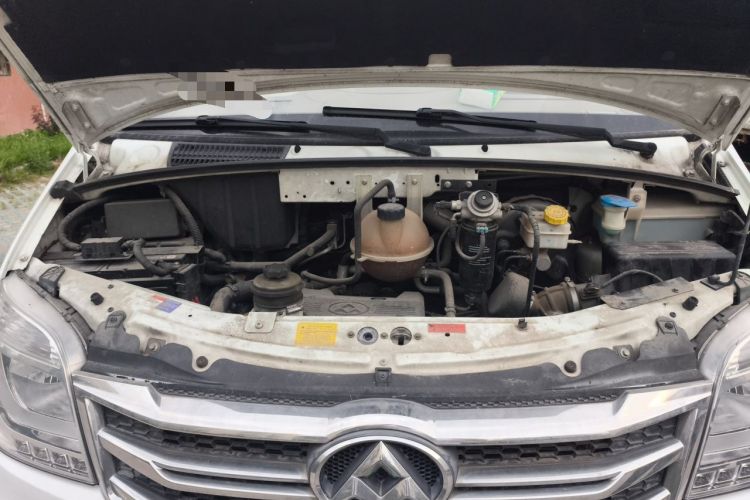 Used SAIC MAXUS Xintu V80  Engine Bay