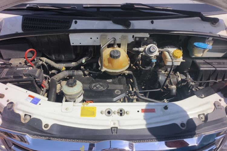 Used SAIC MAXUS Xintu V80  Engine Bay