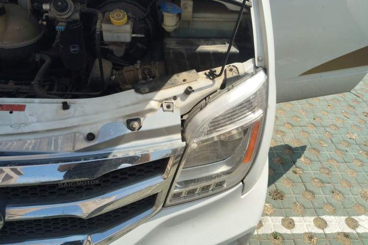 Used SAIC MAXUS Xintu V80  Engine Bay Left